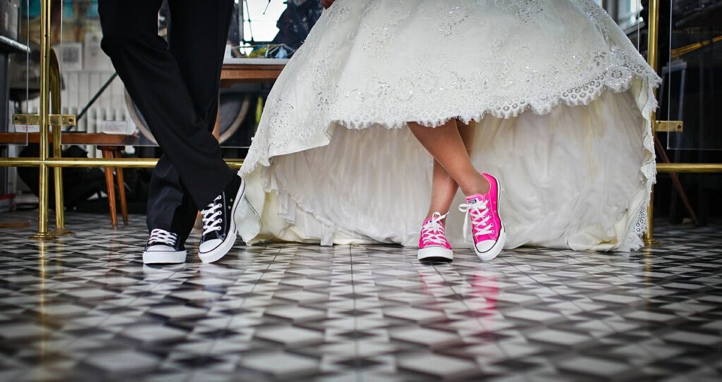bridal-636018_1280 personalized and custom wedding websites